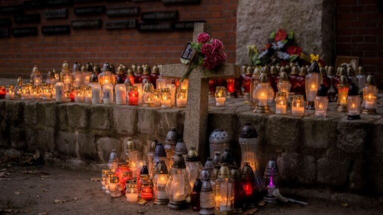 nocleg na Wszystkich Świętych w Chrzanowie - Hotel Mikunda przy A4, baza na odwiedziny grobów w regionie